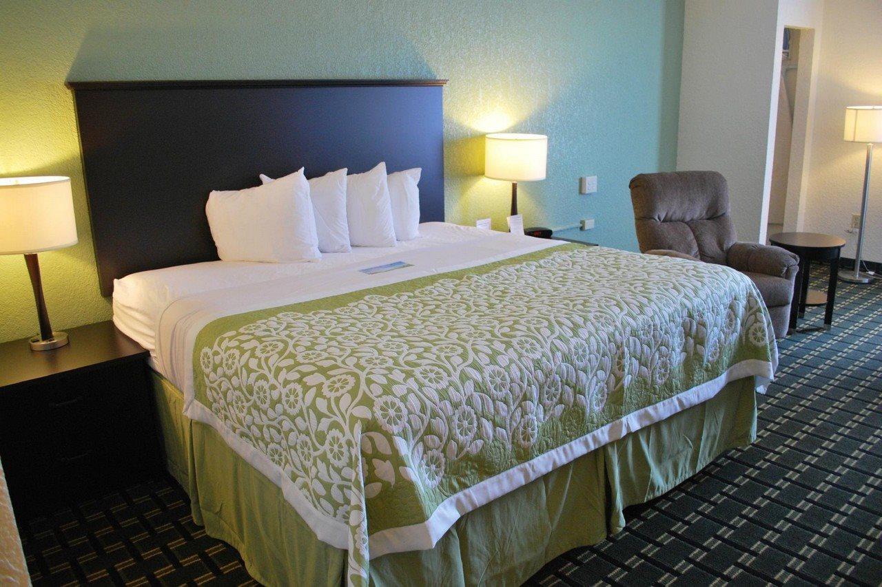 Clarion Pointe Hotel Jasper Exterior foto