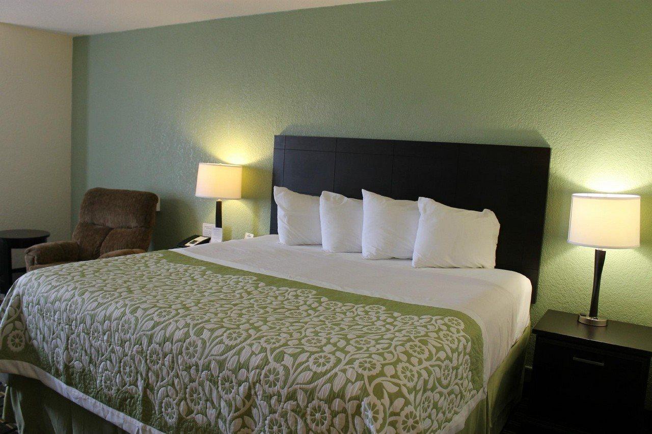 Clarion Pointe Hotel Jasper Exterior foto
