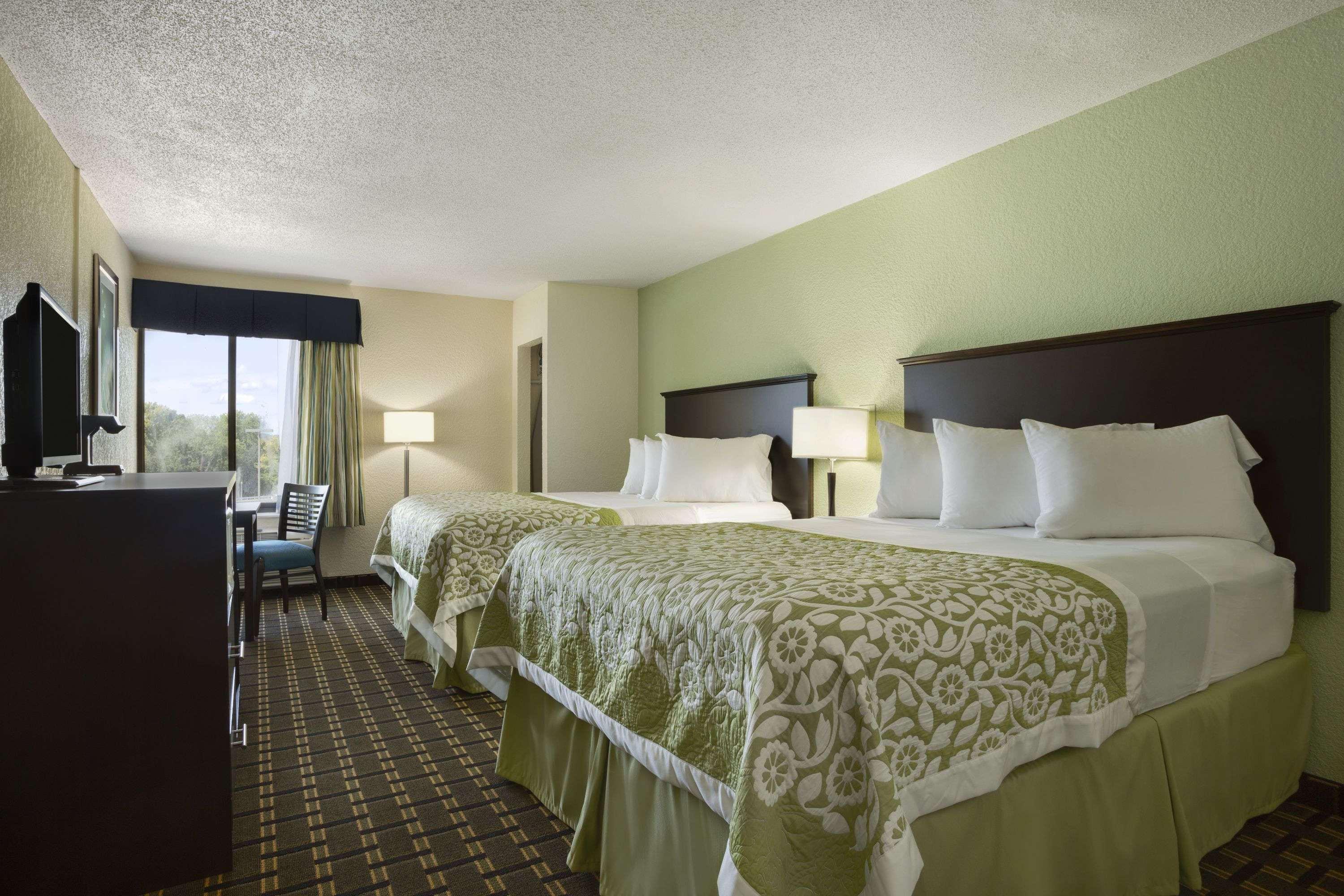 Clarion Pointe Hotel Jasper Exterior foto