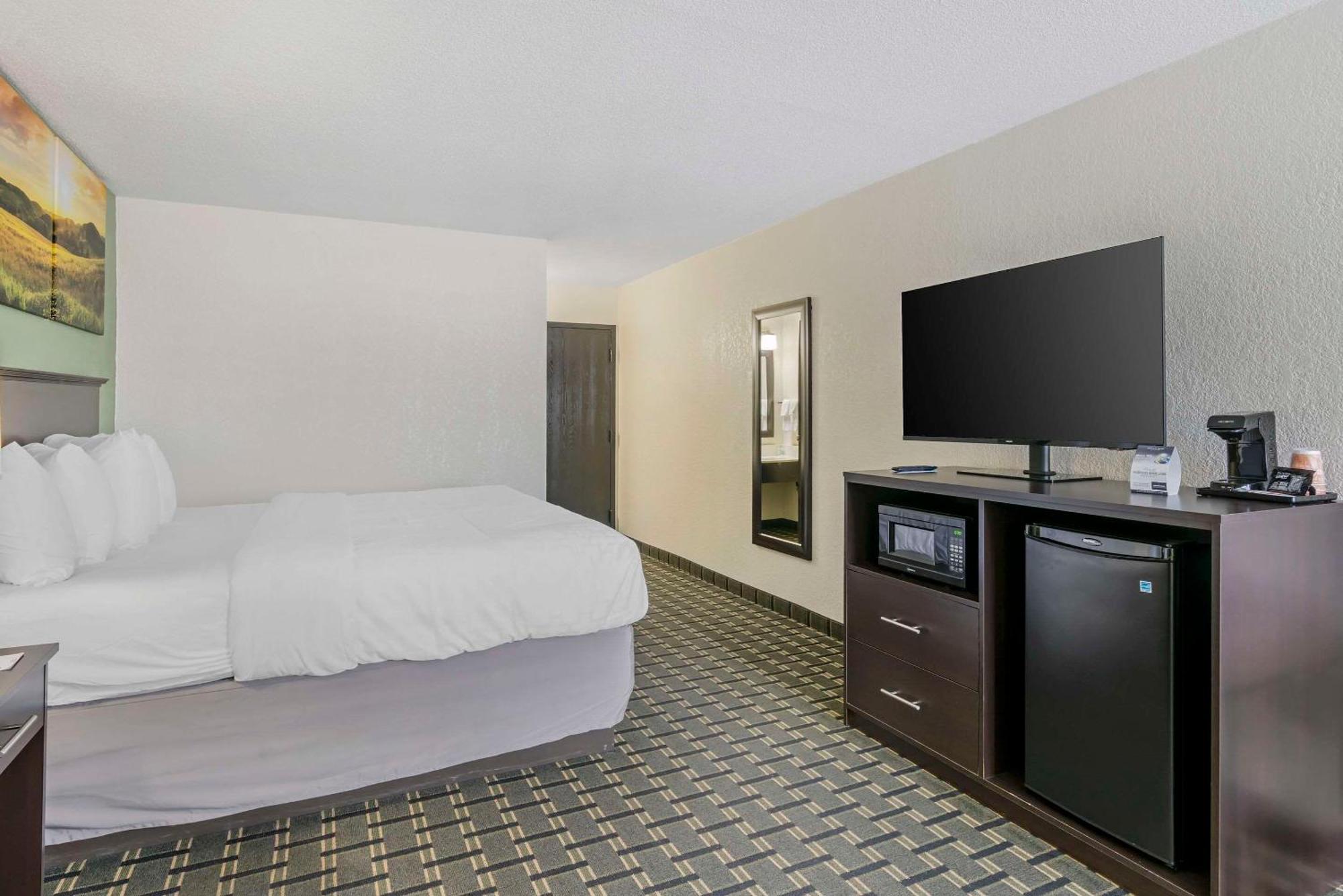 Clarion Pointe Hotel Jasper Exterior foto