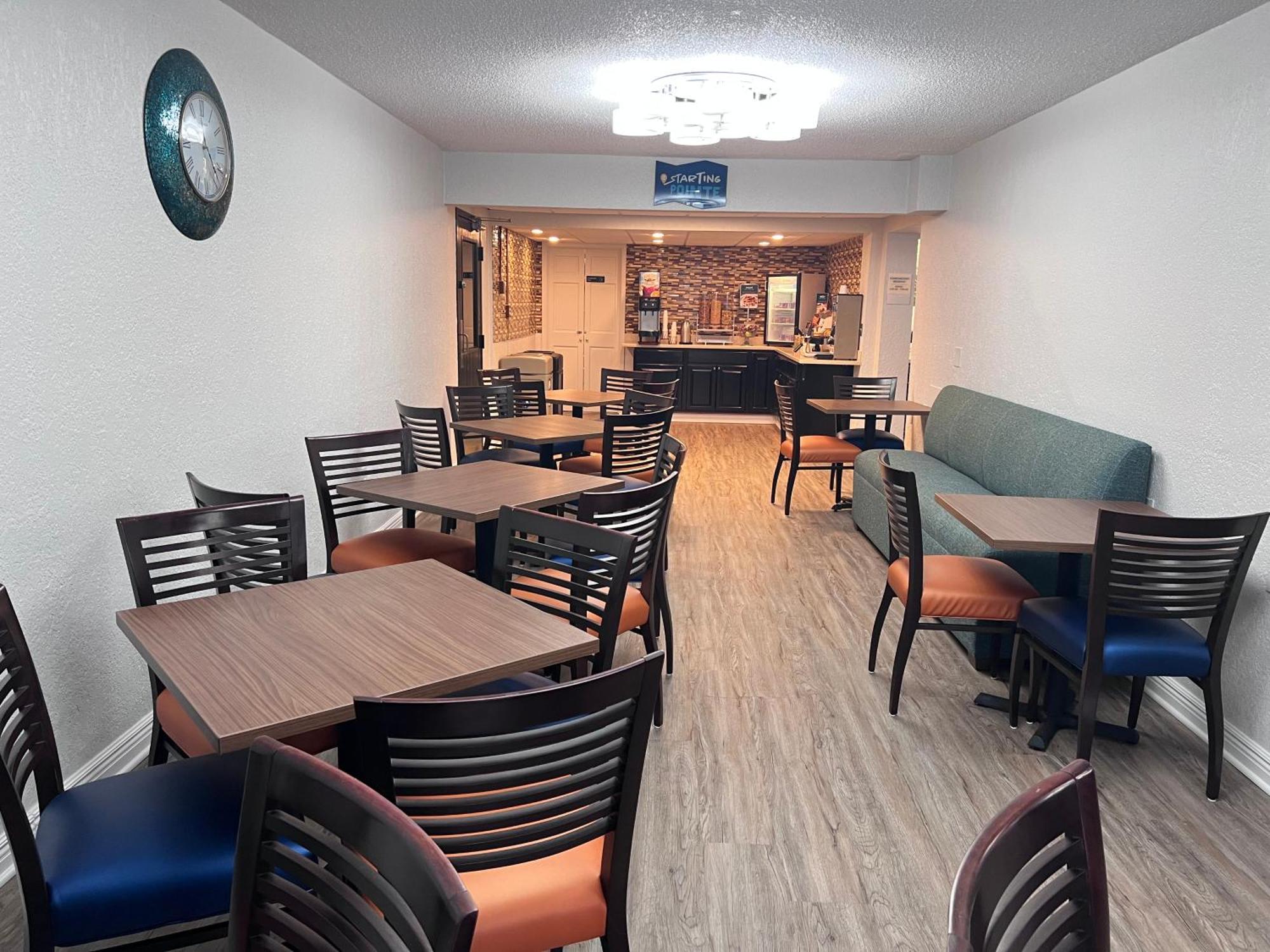 Clarion Pointe Hotel Jasper Exterior foto