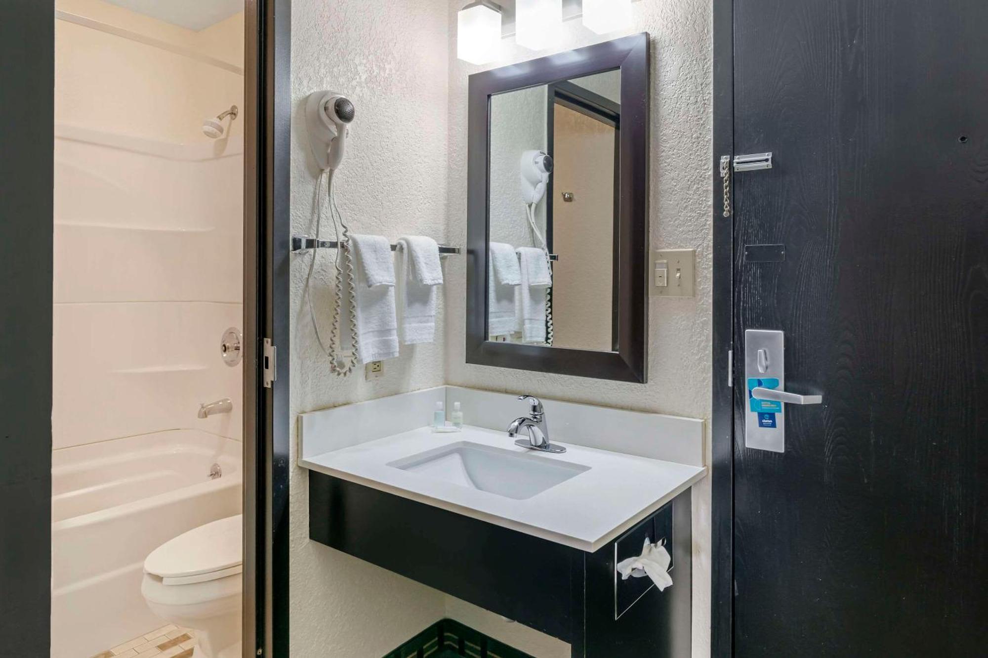 Clarion Pointe Hotel Jasper Exterior foto