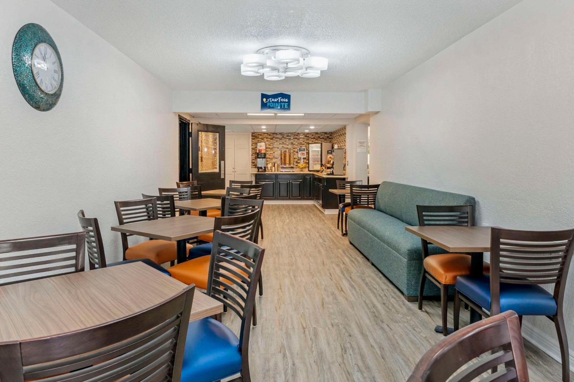 Clarion Pointe Hotel Jasper Exterior foto