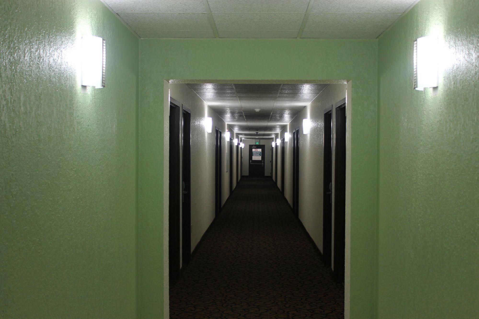 Clarion Pointe Hotel Jasper Exterior foto